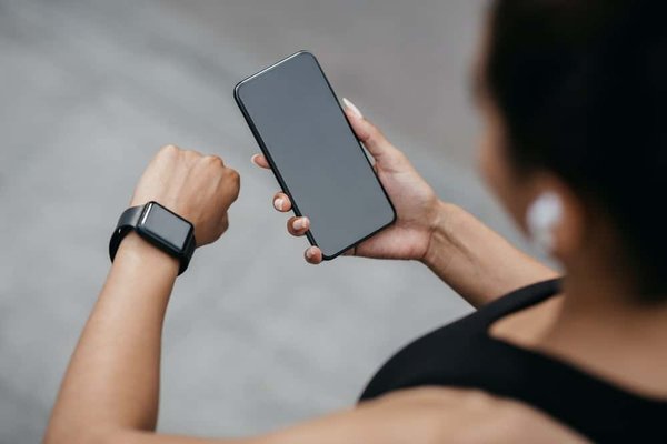 Quelle est la méthode pour synchroniser votre agenda professionnel avec votre téléphone personnel ?