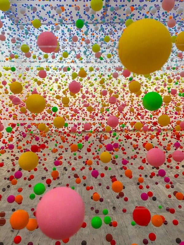 Comment les techniques de visualisation de données peuvent-elles améliorer la présentation des informations sur les sites web d'analyse de marché ?